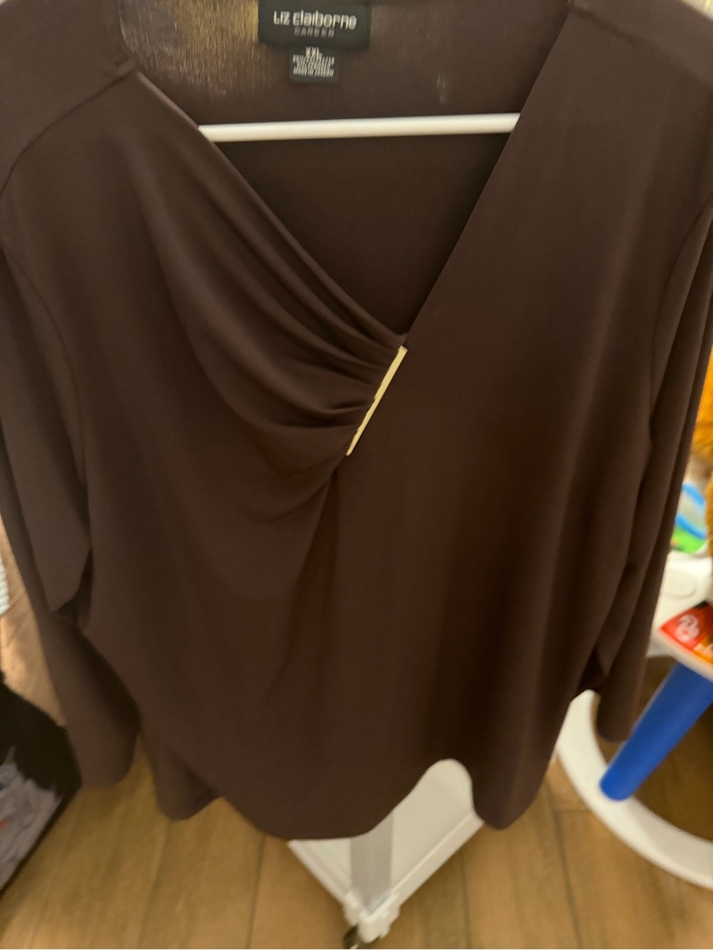 Liz Claiborne Chocolate Brown V-Neck Drape Top with Gold Accent